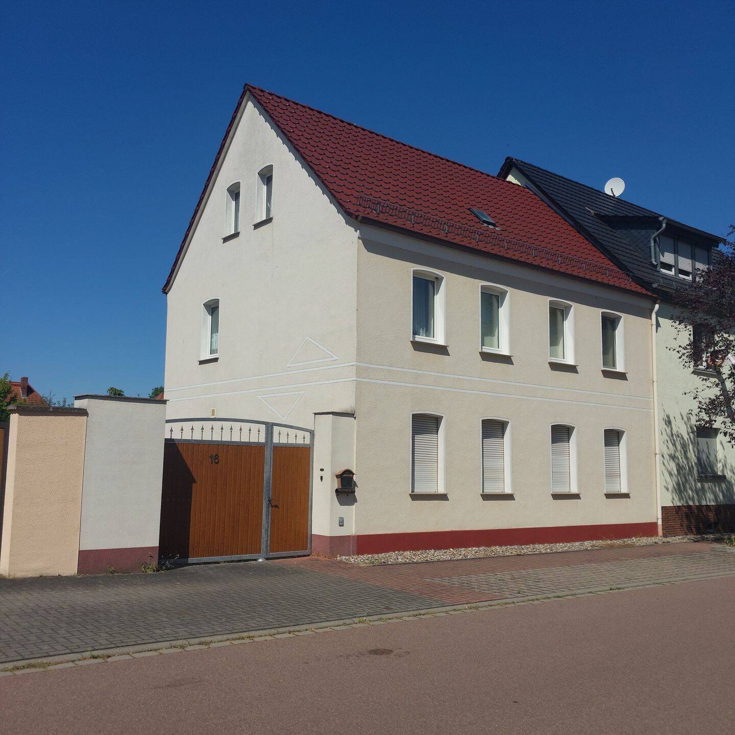Ein- bis Zweifamilienhaus in Großkayna, 6242 Braunsbedra