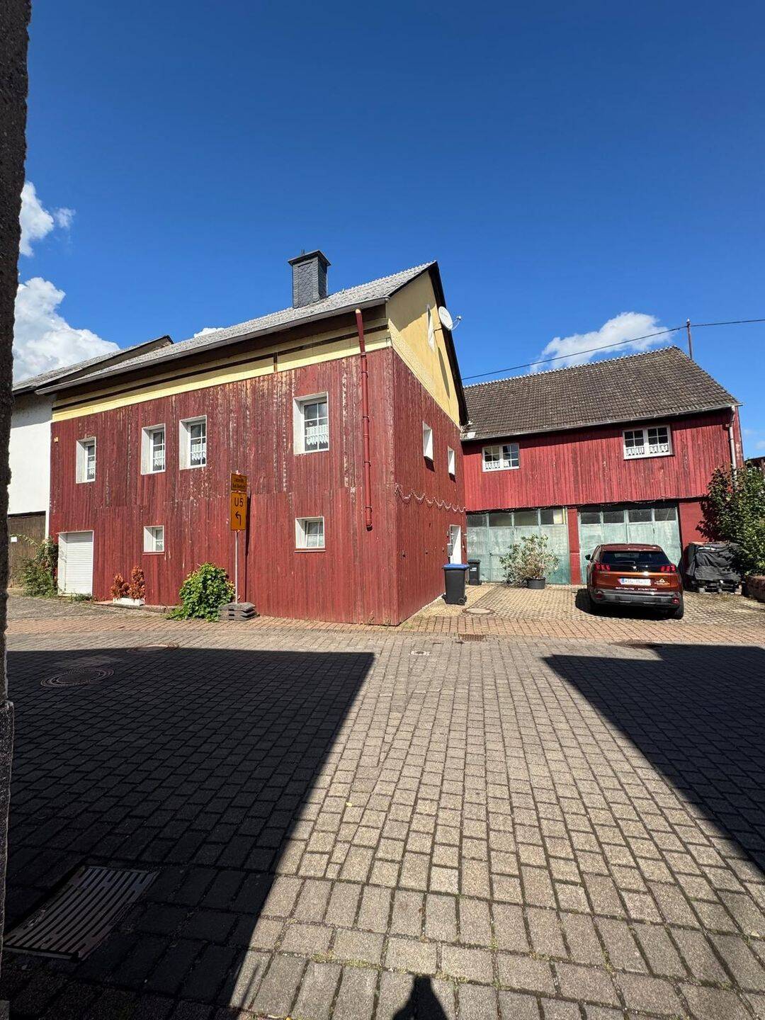 Bengel: EFH mit Einliegerwohnung u. 2 kleinen Hallen zu verkaufen!, 54538 Bengel