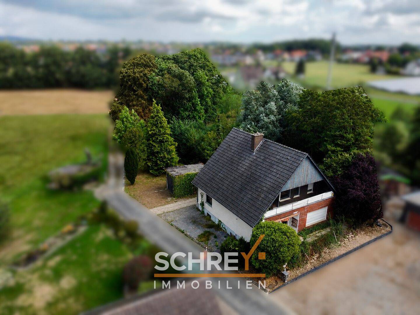 Viel Platz für Familie und Ideen – Zweifamilienhaus mit schönem Grundstück, 49328 Melle