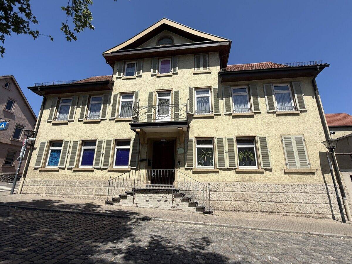 HISTORISCHES WOHN- UND GESCHÄFTSHAUS AN MARKANTEM STANDORT, 74206 Bad Wimpfen