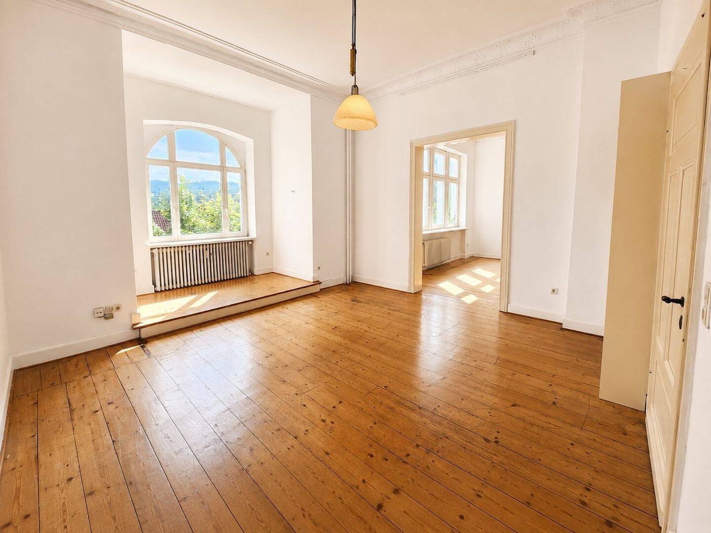 3-Zimmer-Wohnung in Stilvilla mit Wintergarten und Fernblick, 32760 Detmold