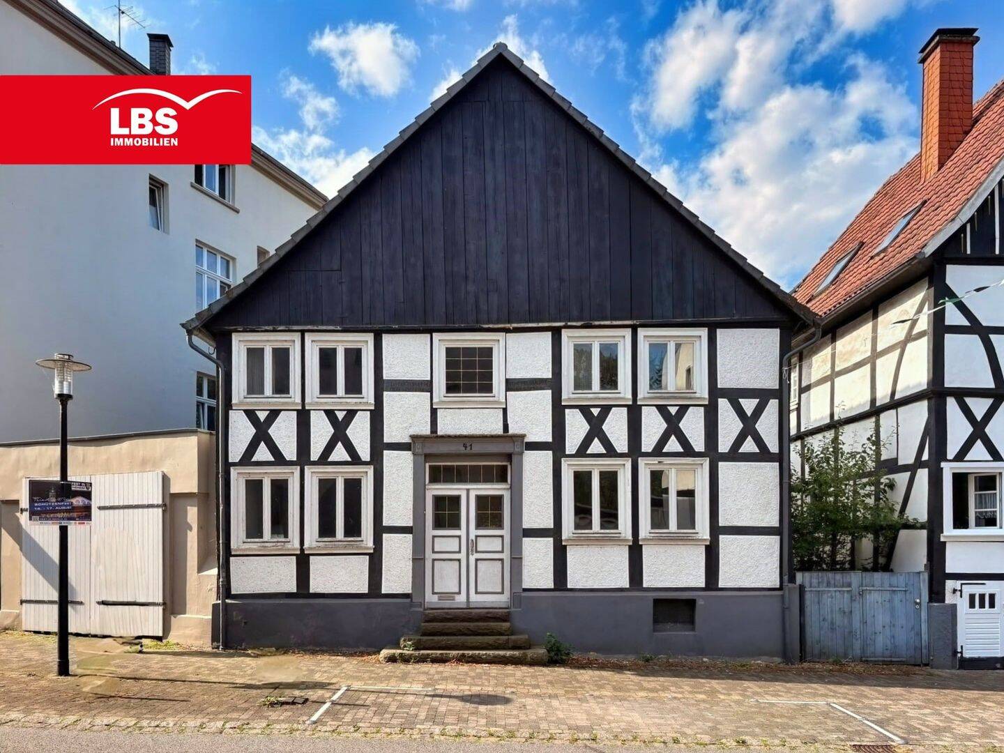 Ein Stück Neheimer Geschichte – Ein/Zweifamilienhaus, 59755 Arnsberg