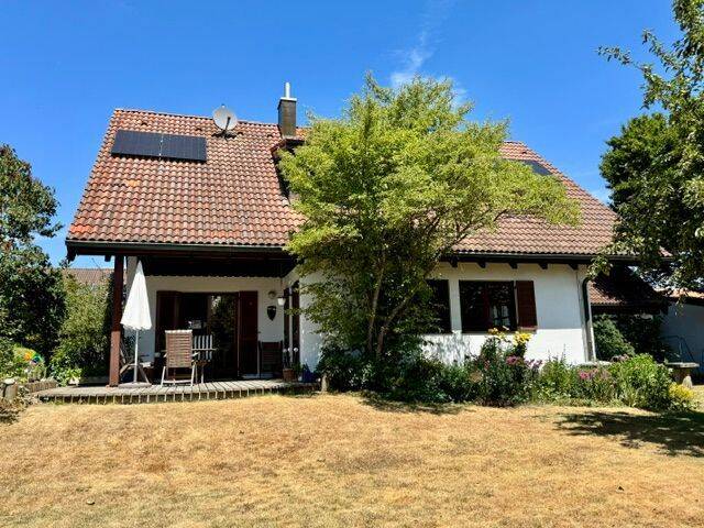 Einfamilienhaus mit großem Garten, Kamin und Doppelgarage in Tomerdingen, 89160 Dornstadt (Himmelweiler)