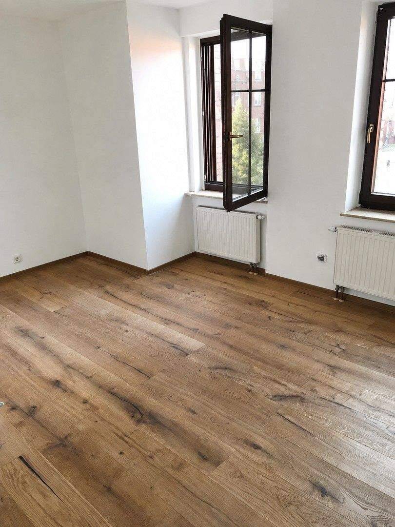 „Perfekt für eine 4er-WG – 105 m² Altbauwohnung mit Gemeinschaftszimmer direkt am Stadtpark“, 90762 Fürth (Innenstadt)