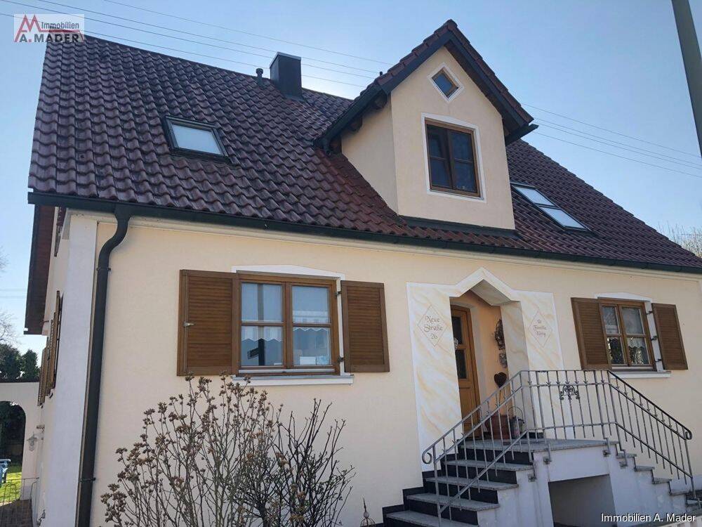 Stilvolles Einfamilienhaus im schwäbischen Stil, 86663 Asbach-Bäumenheim