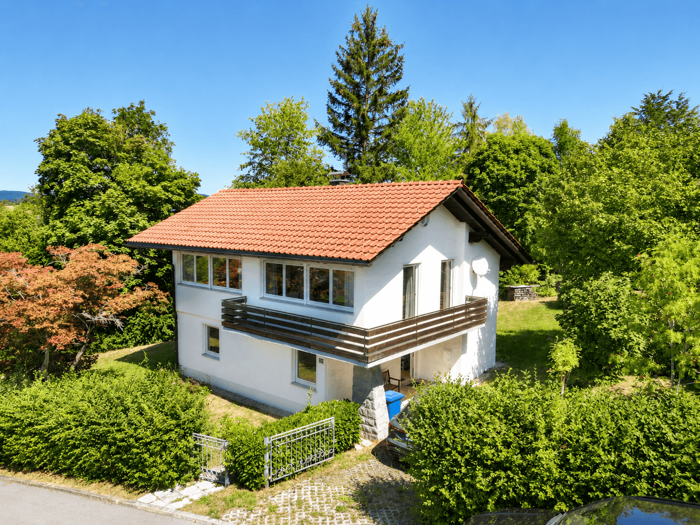 Familienglück am Waldrand: Viel Platz, großer Garten und kurze Wege, 94078 Freyung