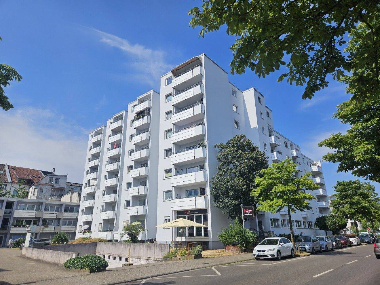 Eigentumswohnung-2 ZKB über den Dächern von Saarbrücken mit Loggia/Dachterrasse/Tiefgarage, 66121 Saarbrücken