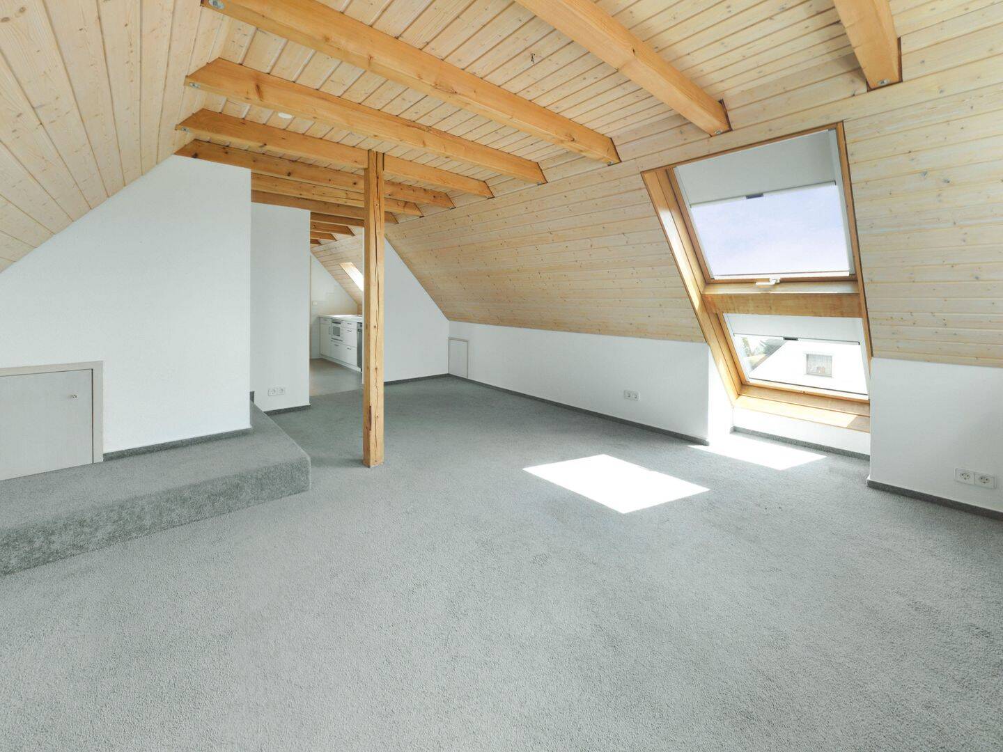 Wohnen auf zwei Ebenen oder clever vermieten: ca. 137 m² mit vielseitigen Möglichkeiten, 71155 Altdorf