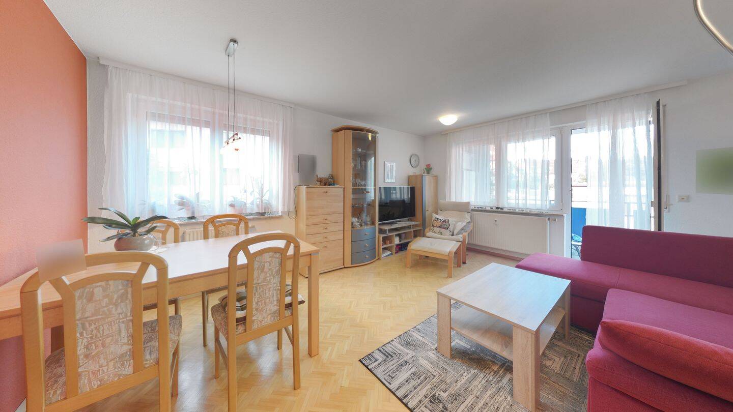 Gepflegte 2-Zimmerwohnung mit Balkon, Tiefgaragenstellplatz und Aufzug in Stuttgart-Zuffenhausen, 70435 Stuttgart (Stammheim Zuffenhausen)