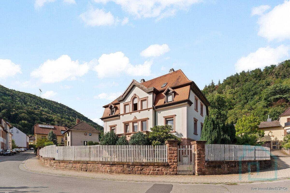 Großzügige Fabrikantenvilla aus dem Jahr 1926 – Ein Zuhause mit Geschichte und Potenzial, 67466 Lambrecht (Pfalz)