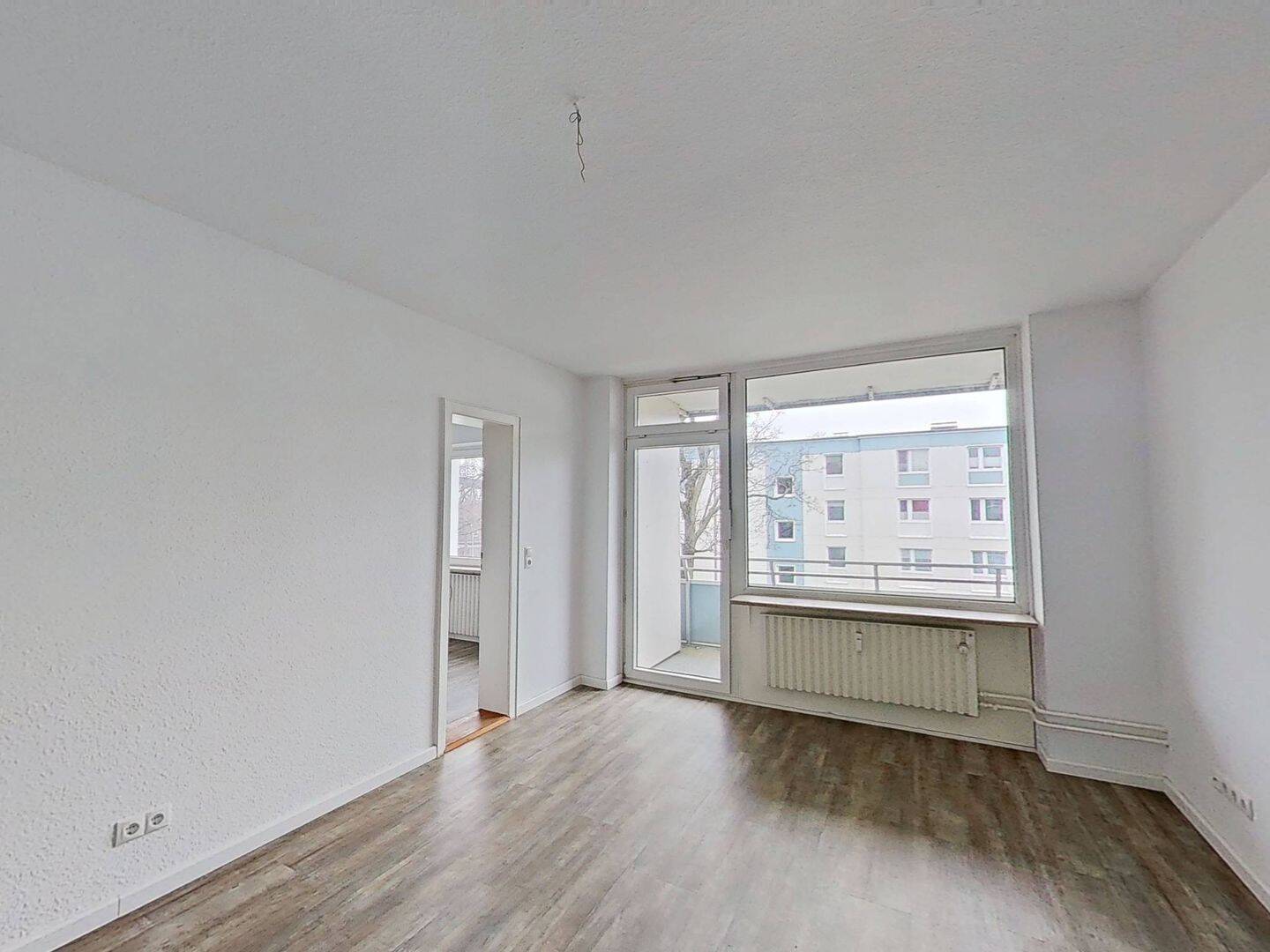 Schöne 3-Zimmer-Wohnung mit EINBAUKÜCHE, BALKON und modernem Wannenbad, 24768 Rendsburg
