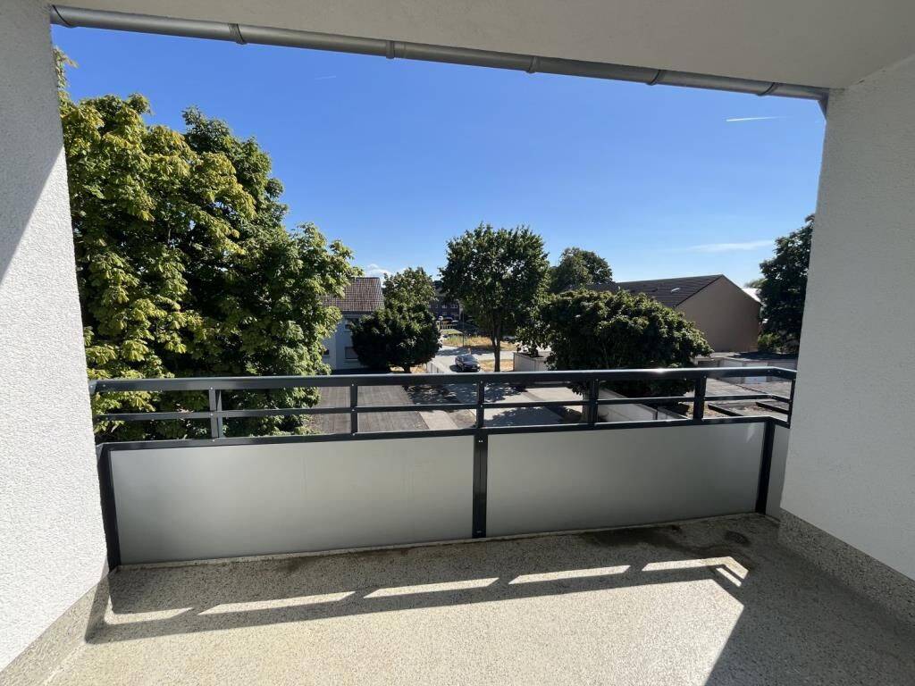 Besichtigen – Kaufen – Einziehen – modernisierte Wohnung mit Balkon, 52249 Eschweiler