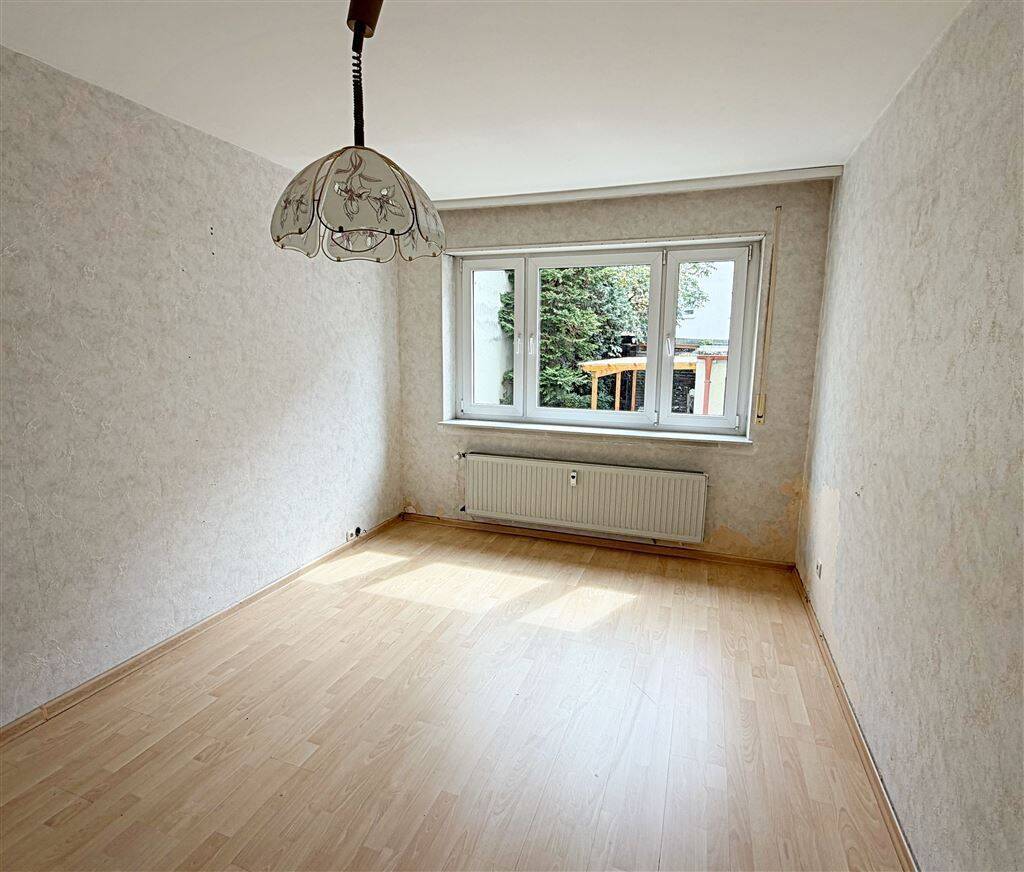 Handwerker aufgepasst! Renovierungsbedürftige 2-Zi.-Wohnung mit Balkon! Leerstehend, 90439 Nürnberg (Großreuth bei Schweinau Schweinau Sankt Leonhard Sündersbühl)