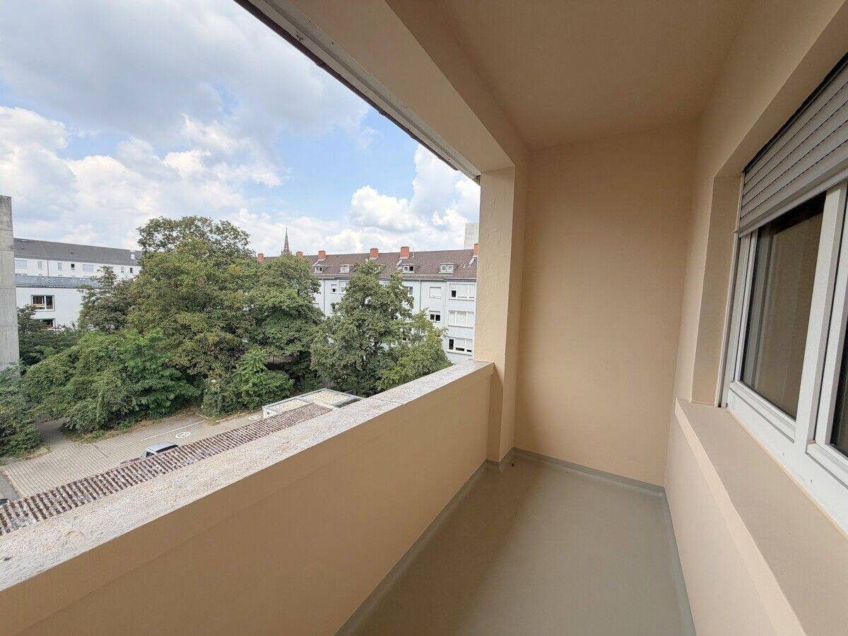 2 ZKB und Balkon, 67059 Ludwigshafen am Rhein (Mitte Mundenheim West)