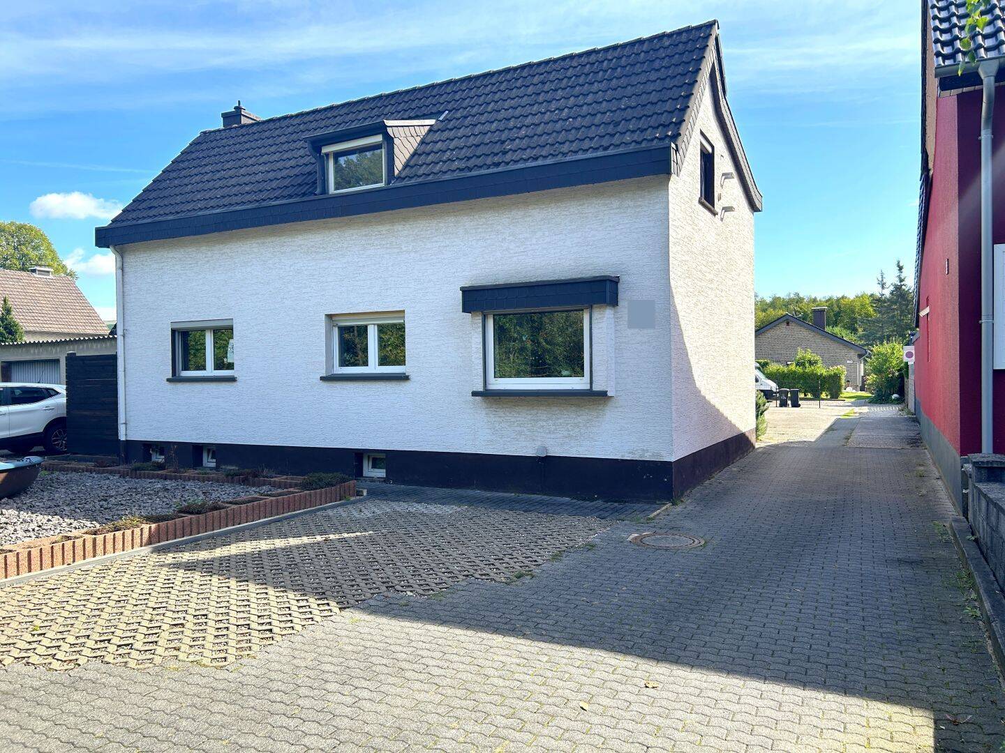Viel Raum für Ihre Wohnideen: Charaktervolles Einfamilienhaus mit Doppelgarage in Lohmar, 53797 Lohmar