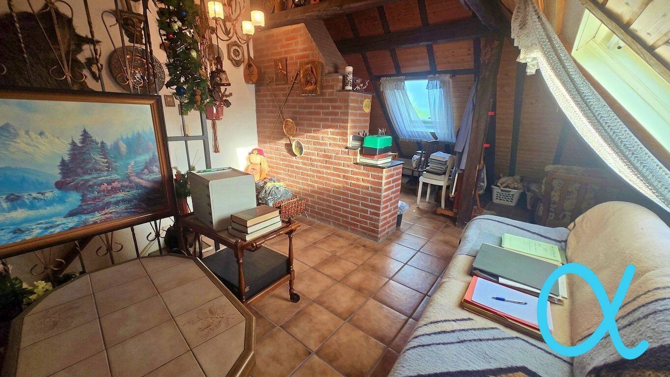 Viel Potenzial mit guter Verkehrsanbindung: Reihenmittelhaus mit Garten & Garage, 52249 Eschweiler