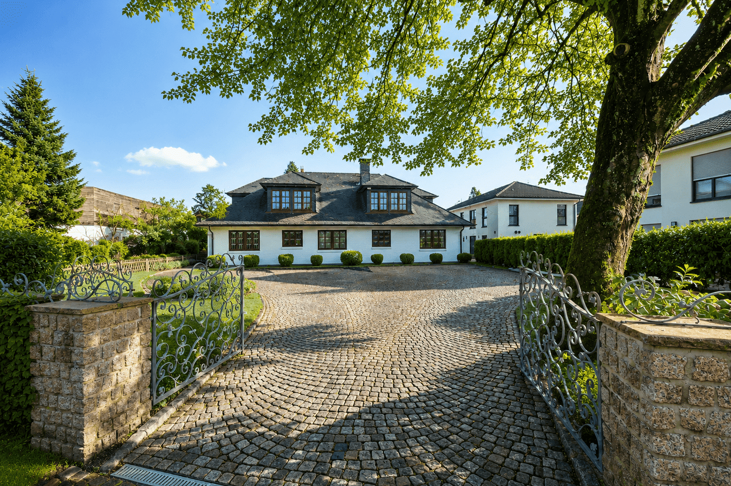 Großzügige Villa mit besonderem Wohnpotenzial, 22397 Hamburg (Wandsbek Duvenstedt Lemsahl-Mellingstedt Wohldorf-Ohlstedt)