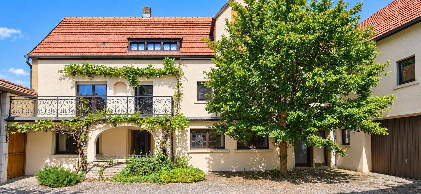 Stattliche Hofreite mit großem Wohnhaus, Scheune und Nebengebäuden – sofort verfügbar!, 97253 Gaukönigshofen