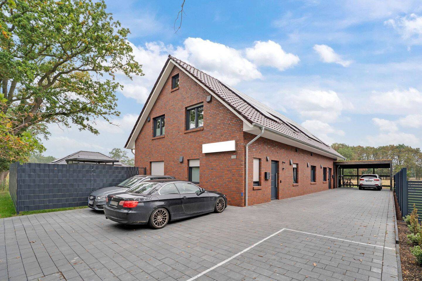 Großzügiger Neubau mit Einliegerwohnung, PV-Anlage und vielseitigem Nutzungskonzept in Meppen-Rühle, 49716 Meppen