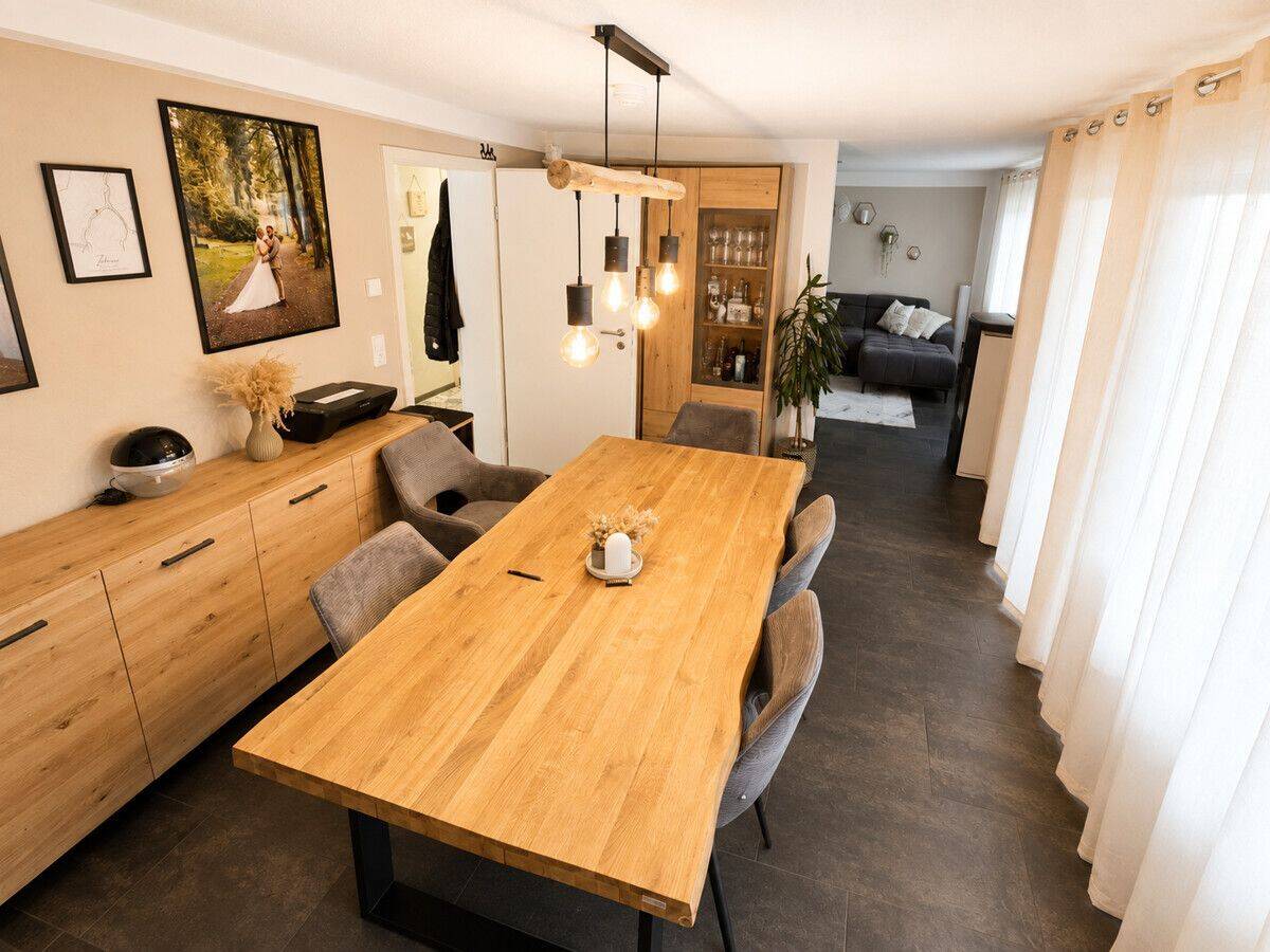 Überraschend viel Platz: 81m² + ausgebauter Dachgeschossbereich mit 3 Extra-Räumen, 75323 Bad Wildbad