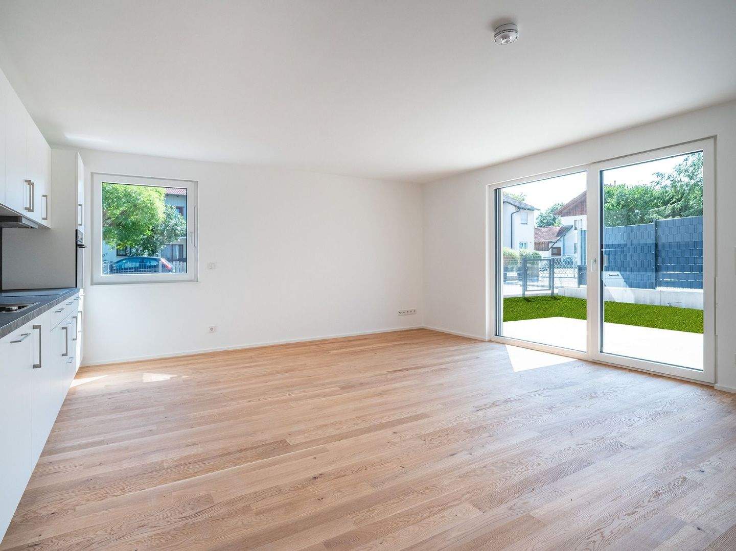 MAIER – Neubau bezugsfertig: 2-Zi-Terrassen-WHG mit EBK, TG und Gartenanteil ca. 100,5m² – WE 2, 85599 Vaterstetten