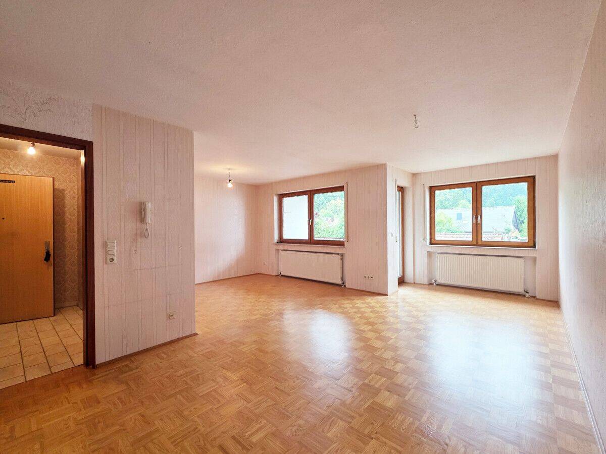 Sofort bezugsfreie 3-Zimmer-Wohnung mit Südbalkon und Garage in Illertissen, 89257 Illertissen