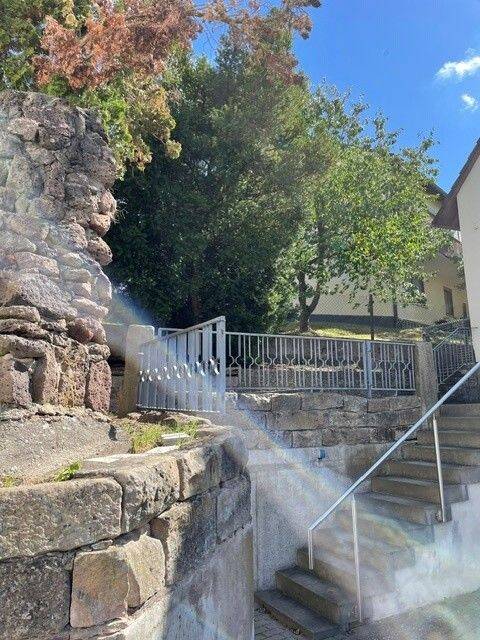 Haus in Petersberg bestehend aus zwei Wohnungen, 36100 Petersberg