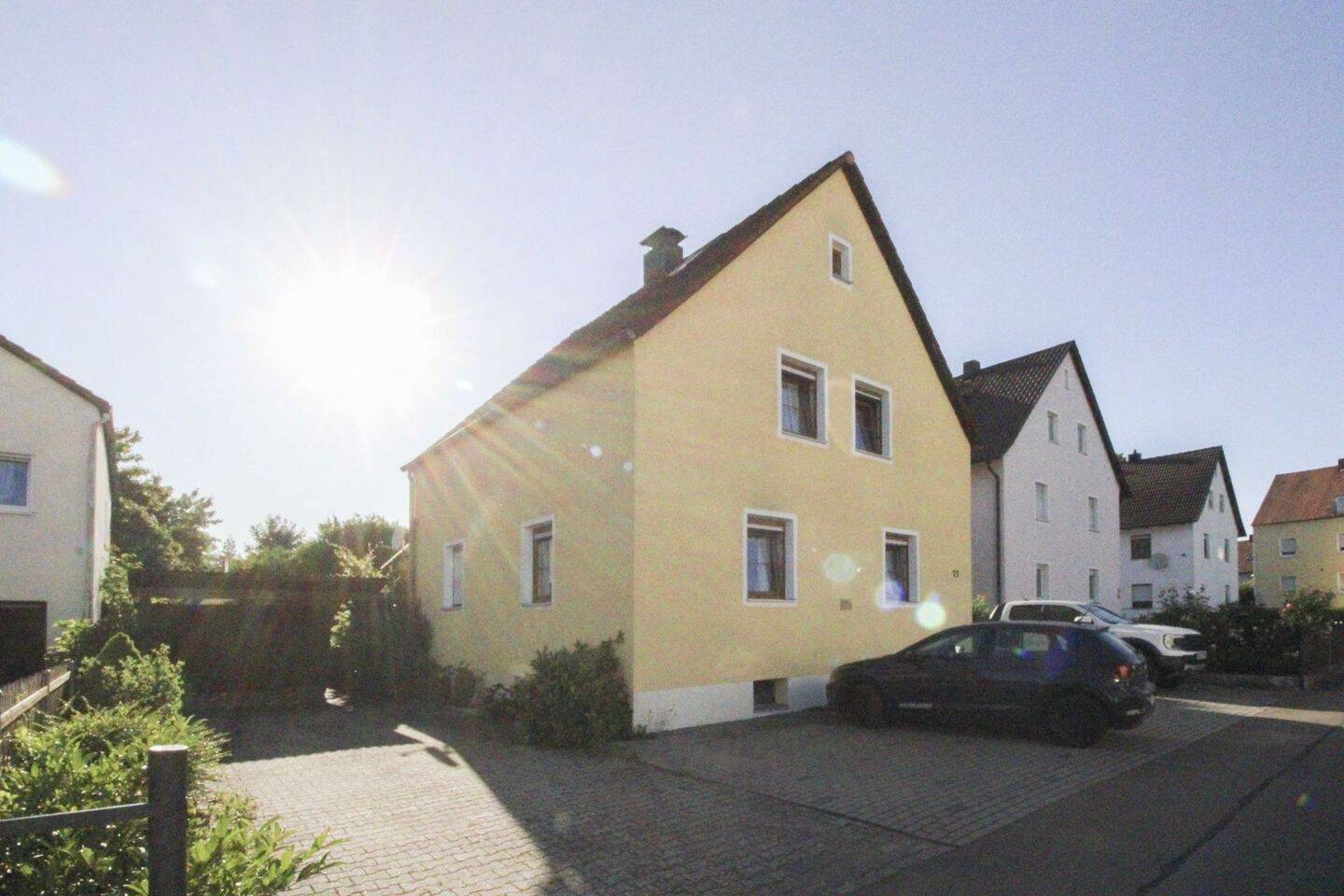 Einfamilienhaus mit idyllischem Garten – ideales Renovierungsprojekt Auch als Investobjekt geeignet!, 92421 Schwandorf