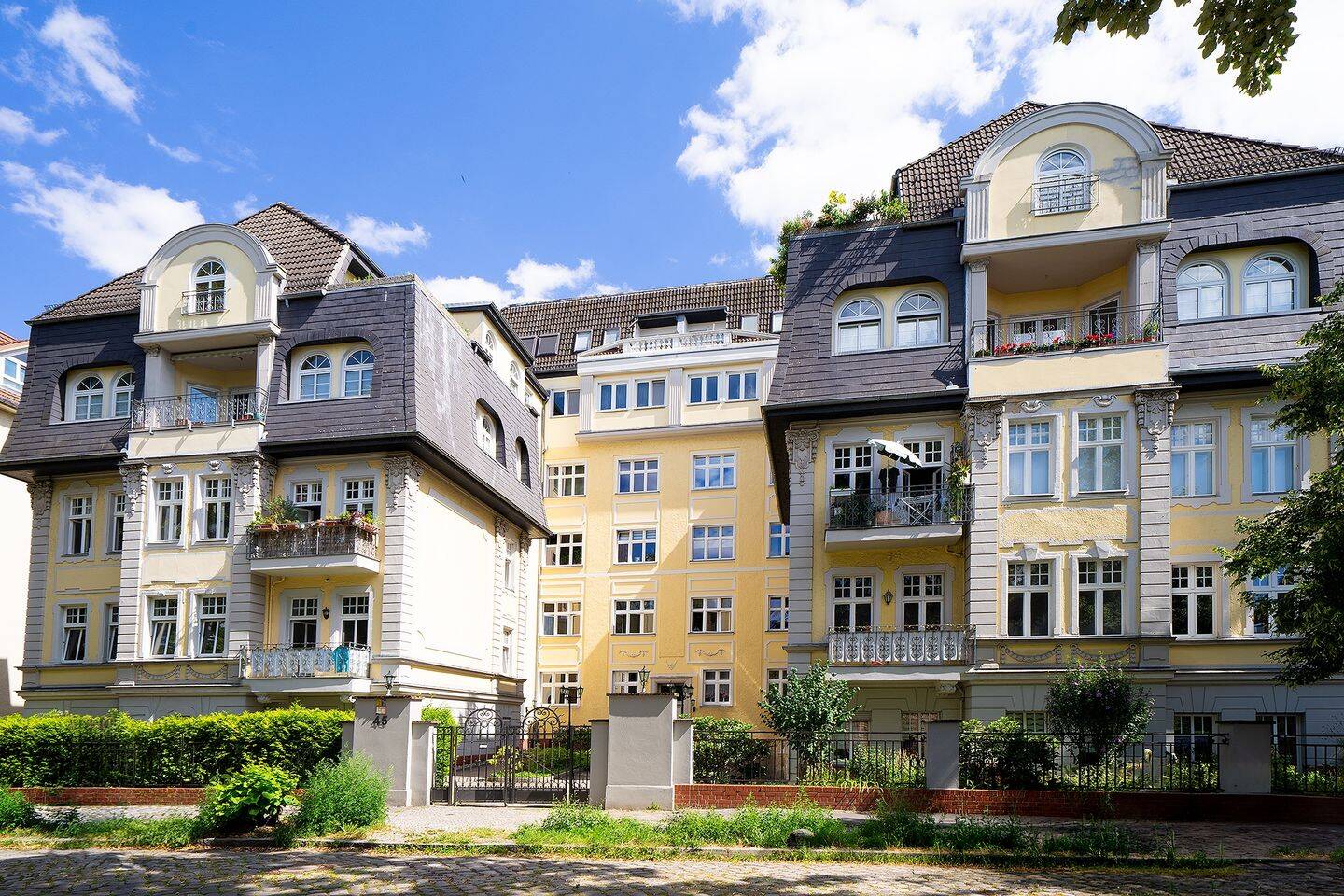 Ruhiges Wohnen in großzügiger  3-Zimmer-Altbau-DG-Wohnung  in Berlin-Tempelhof, 12103 Berlin (Tempelhof-Schöneberg Mariendorf Schöneberg Tempelhof)