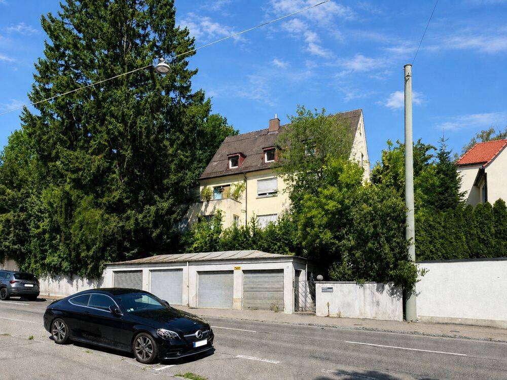 ab sofort verfügbar – Sanierungsbedürftige 3,5-Zimmer-Wohnung mit Ausbaupotenzial im Dachgeschoss, 89075 Ulm (Böfingen Eselsberg Mitte Oststadt Söflingen)
