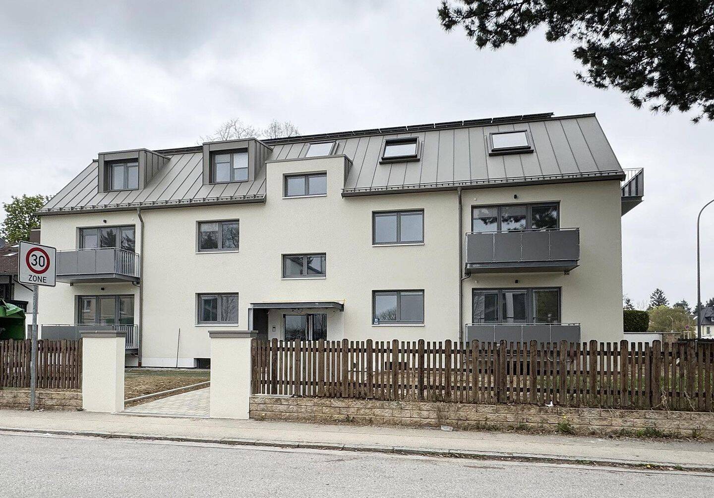 Erstbezug nach Kernsanierung: Geschmackvolle 3-Zimmer-Wohnung mit Balkon in München-Trudering – WE 1, 81825 München (Berg am Laim Trudering-Riem)