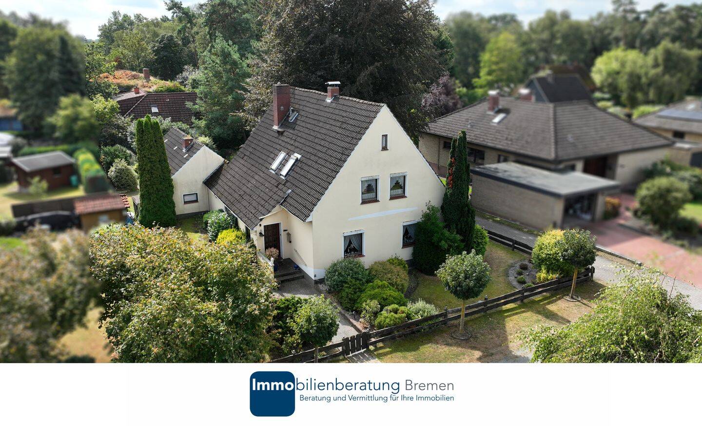 Einfamilienhaus mit Doppelgarage und Garten in ruhiger Wohnlage, 28865 Lilienthal