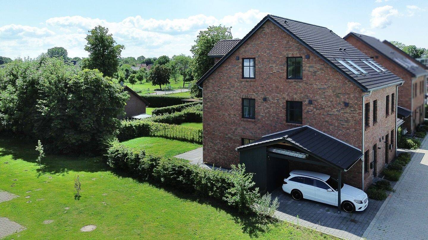 Exklusive Doppelhaushälfte für Familien mit Garten und A+ Energieeffizienz, 25371 Seestermühe