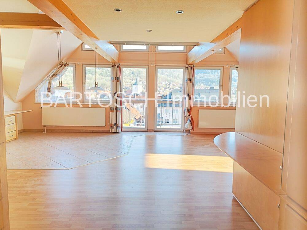 **GALERIE – Wohnung mit Balkon  in zentraler Lage von Ebermannstadt**, 91320 Ebermannstadt