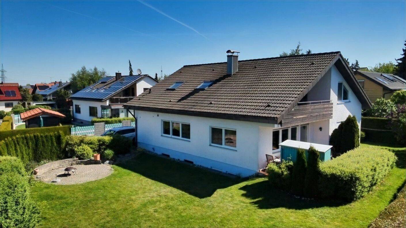 Familientraum wird wahr! EFH mit ELW und schönem Grundstück in Suppingen, 89150 Laichingen