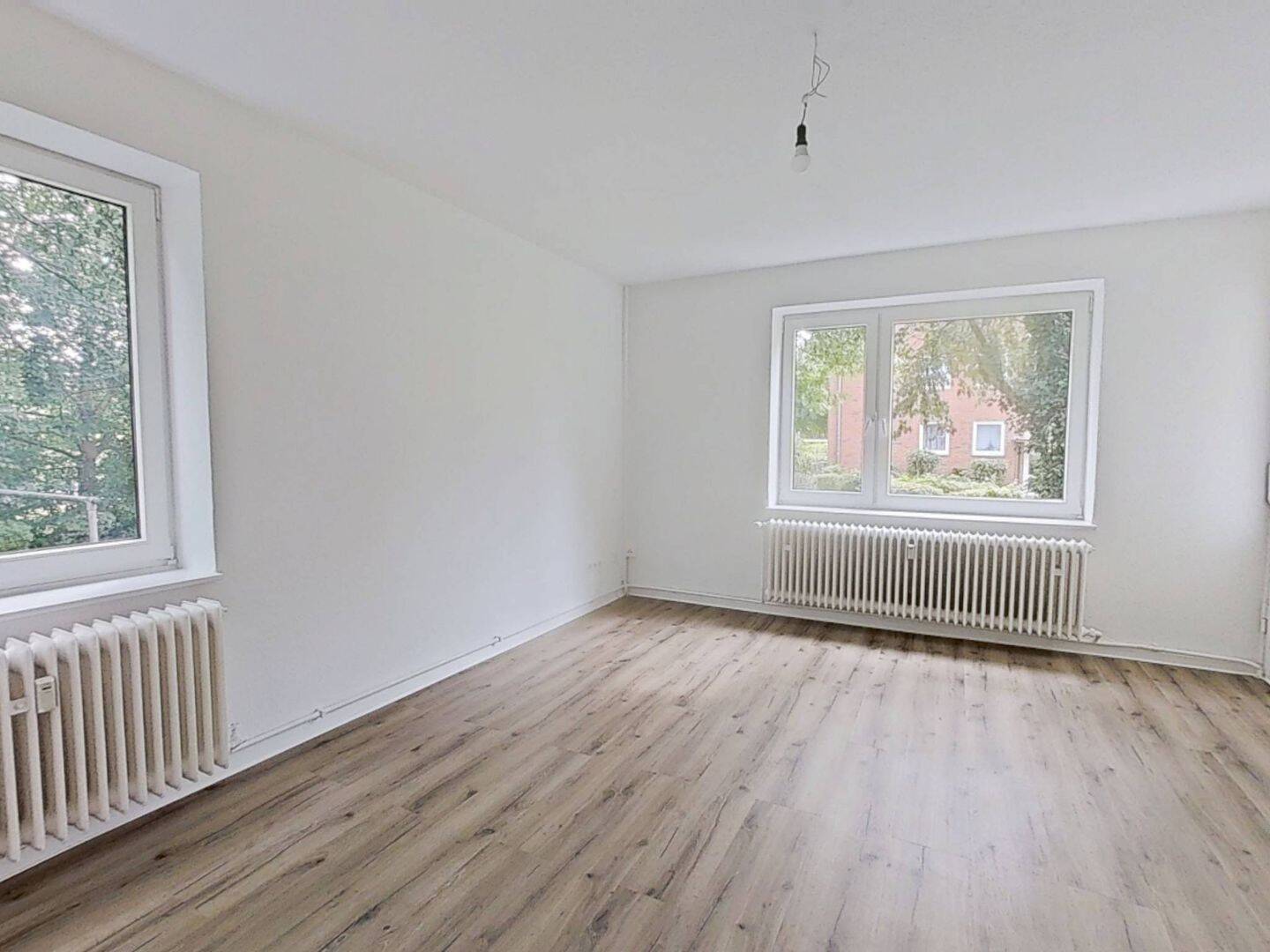 JETZT EINZIEHEN UND 1 KALTMIETE SPAREN: Helle 3-Zimmer-Wohnung mit BALKON und WANNENBAD, 24768 Rendsburg