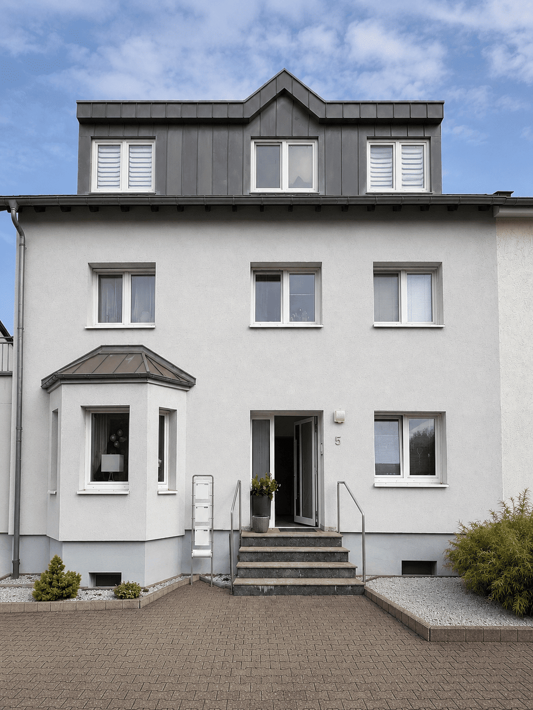 Gepflegte Dachgeschosswohnung in Dillingen -Pachten zu vermieten!, 66763 Dillingen/Saar