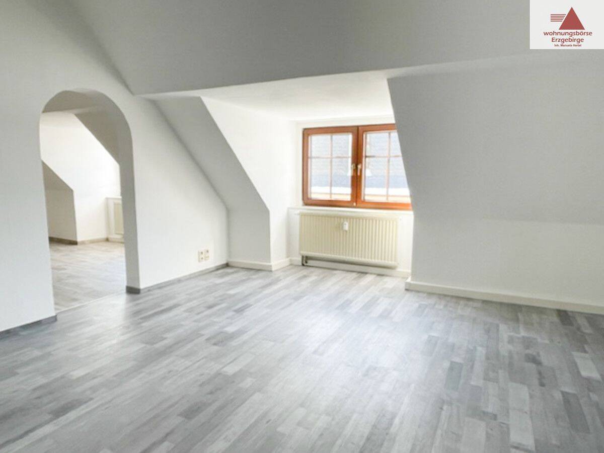 Mitten im Zentrum – 3-Raum-Wohnung im Dachgeschoss – Annaberg-Buchholz!!, 9456 Annaberg-Buchholz