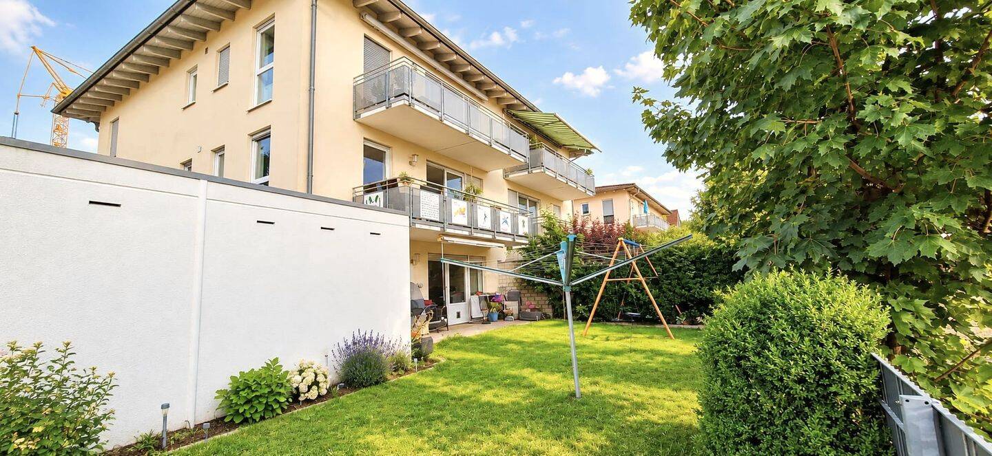 Wohnen mit eigenem Garten – 4-Zimmer-Gartenwohnung in Aichach mit attraktiver Kaufperspektive, 86551 Aichach