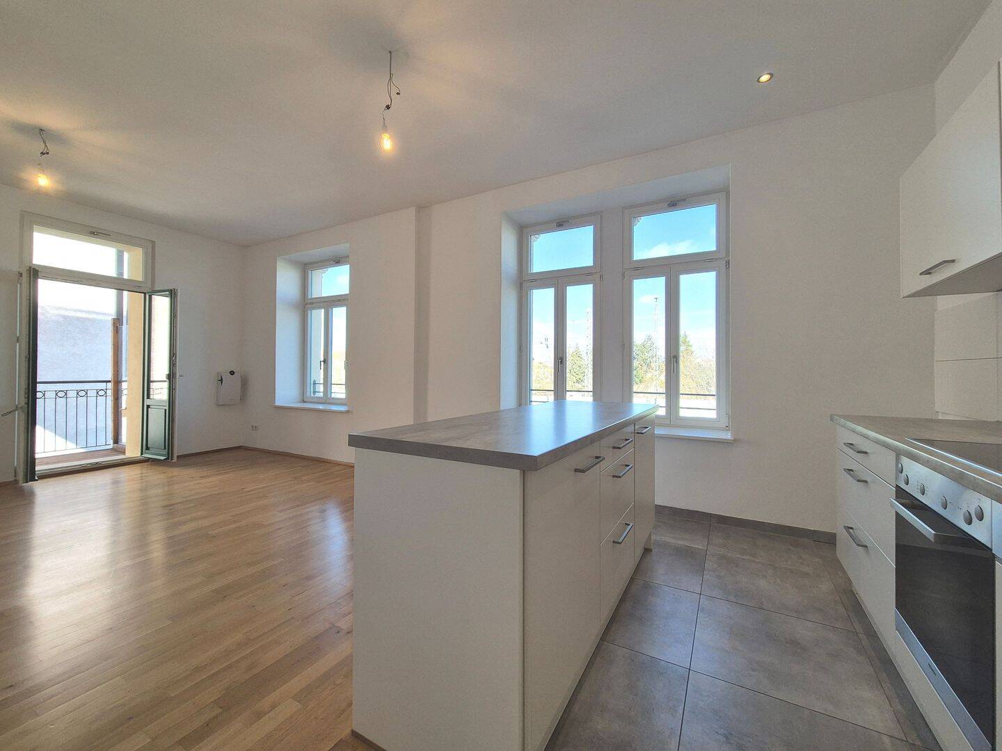 Hochwertig sanierte 4 Zimmer Wohnung *bezugsfrei*, 4420 Markranstädt