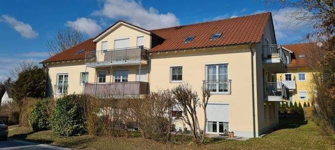 Wo gibt´s denn sowas? Schmucke 2,5Zimmer-Dachgeschoss- Wohnung in Aidenbach, 94501 Aidenbach