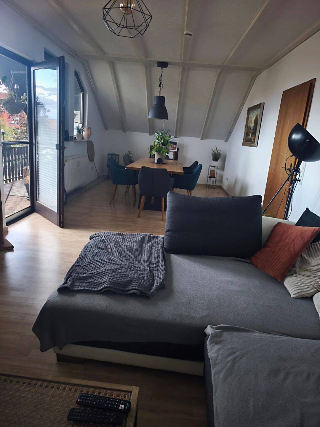 Große Dachgeschosswohnung mit 2 Balkonen – 100 m², 36041 Fulda