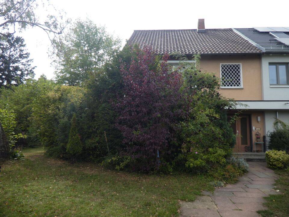 Ihr neues Zuhause in Eckenheim – hübsche Doppelhaushälfte auf Erbpachtgrundstück in ruhiger Lage!, 60435 Frankfurt am Main