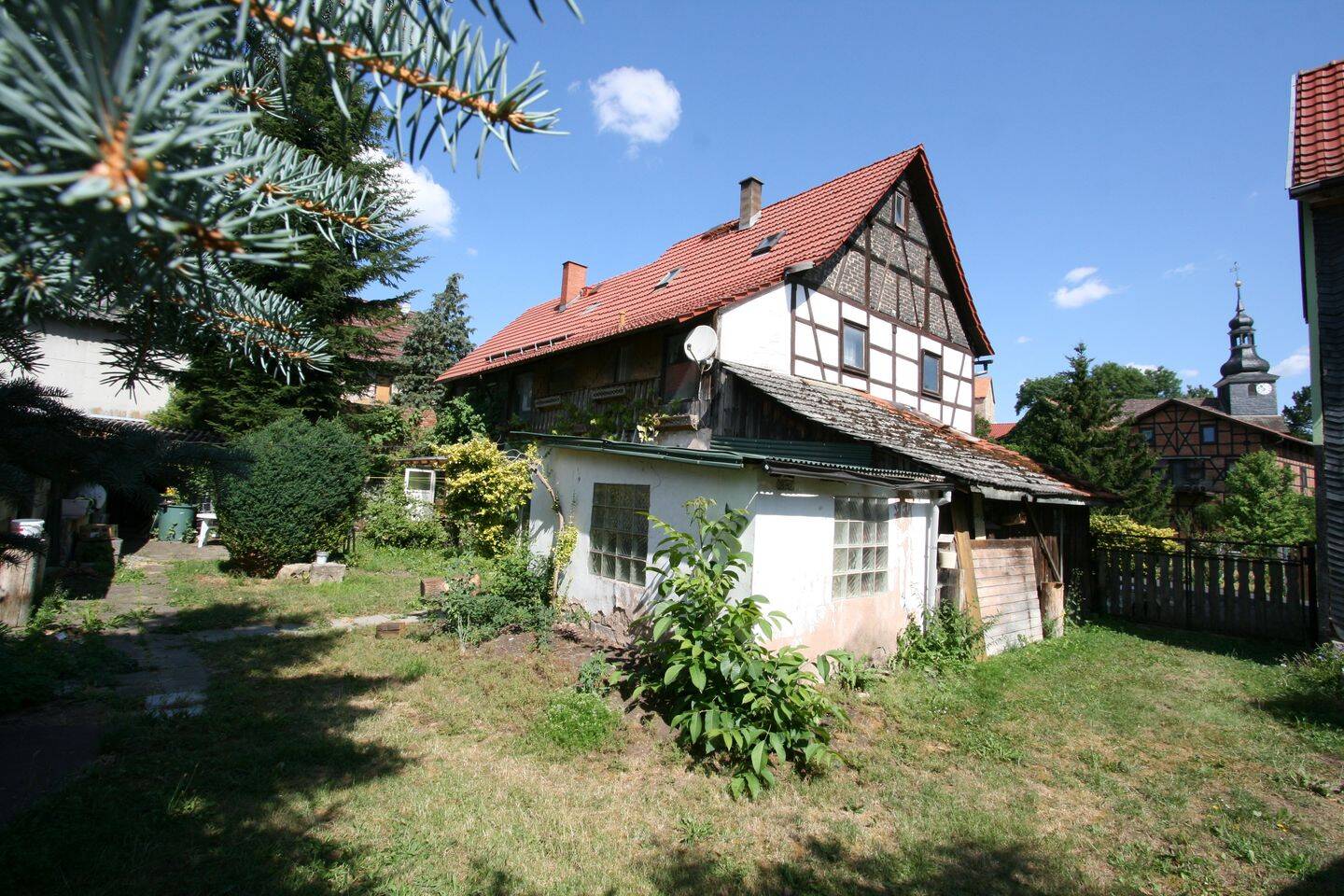 Fachwerkhaus mit viel Potenzial und besonderem Grundstück, 98617 Ellingshausen