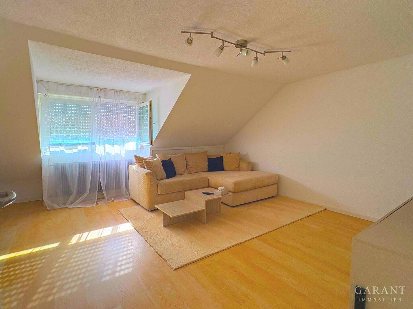 Helle Dachgeschoss-Wohnung in ruhiger Lage!, 73527 Schwäbisch Gmünd