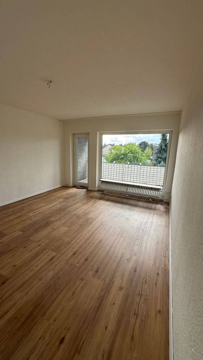 Renovierte 3. Zi-Wohnung mit Balkon und Garagenstellplatz, 47441 Moers