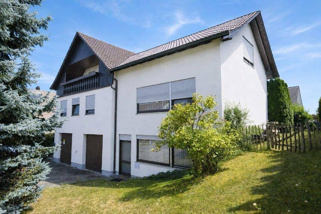 Großes Wohnhaus mit Ausbaupotenzial in 88400 Biberach-Ringschnait, 88400 Biberach an der Riß