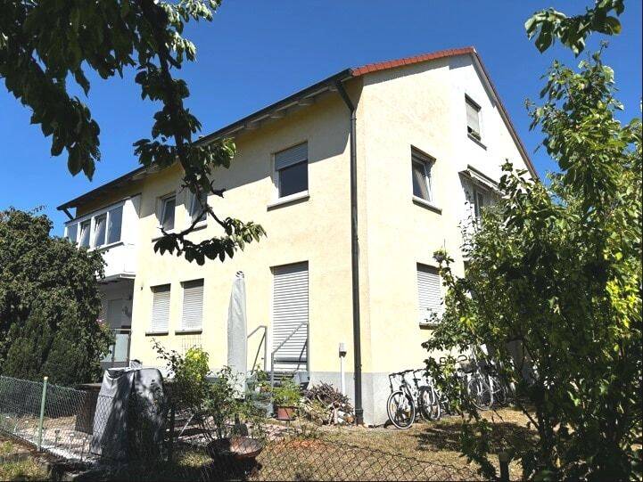 KAUFEN, EINZIEHEN UND WOHLFÜHLEN! Attraktive 3-Zimmer Wohnung mit Einbauküche, Privatkeller, Südbalkon u. Kfz-Stellplatz, 97437 Haßfurt