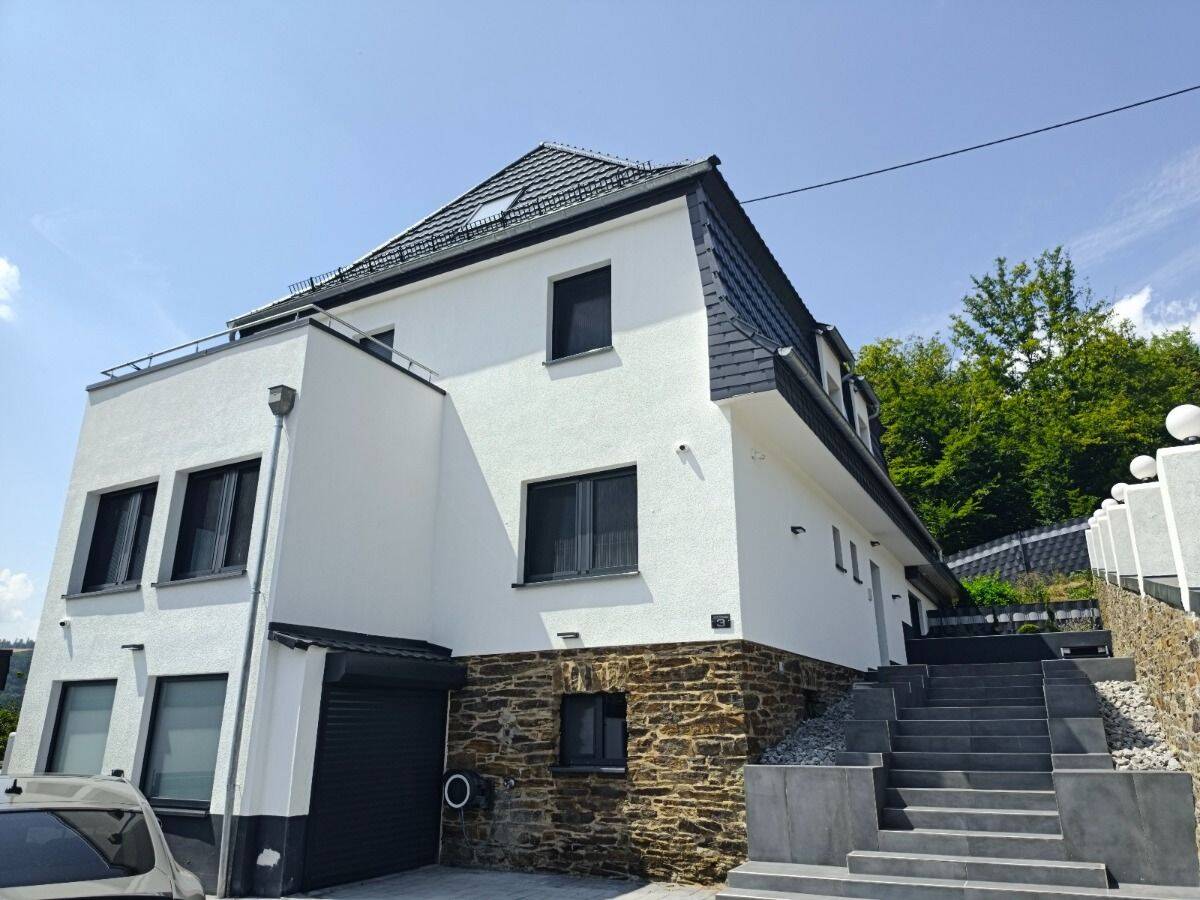 Moderne 4-Zimmer-Wohnung mit gigantischem 84 m² Sonnendeck & Panoramablick in Nassau an der Lahn, 56377 Nassau