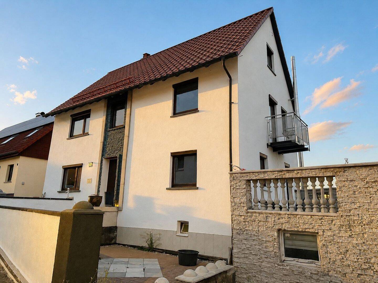 * 1-3-Familienhaus mit traumhafter Aussicht & großem Grundstück *, 73434 Aalen